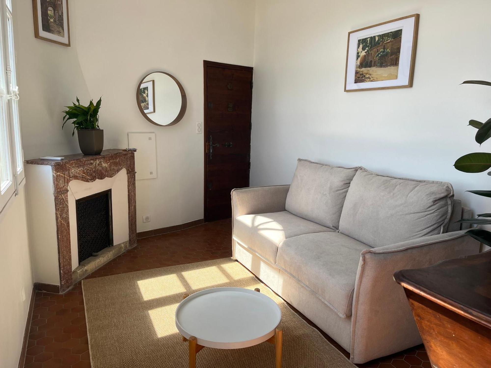 Charmante Petite Maison Avec Vue Panoramique, En Centre Historique, Proche D'Avignon, Ancienne, Renovee, Climatisee, Terrasse, Parking Public Gratuit Villeneuve-lès-Avignon Exterior foto